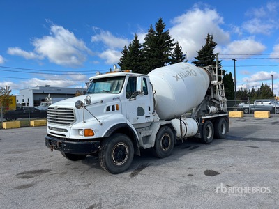 2001 Sterling LT9500 8x4 Twin-Steer Mixer Truck