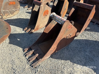 16 in Backhoe Rear Bucket