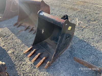 23 in Digging Backhoe Rear Bucket