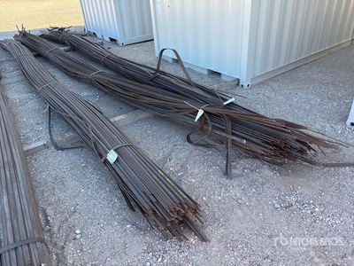 Quantity of (3) Bundles of Flat Bar معادن متنوعة