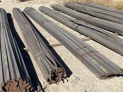 Quantity of (3) Bundles of Flat Bar معادن متنوعة