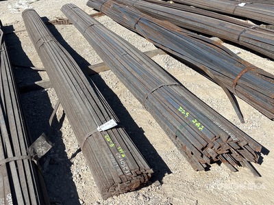 Quantity of (2) Bundles Of 1 1/4 in x 1/4 in x 20 ft A-36 2.0T ASTM A6/36 Flat Bars معادن متنوعة