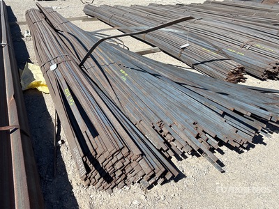 Quantity of (2) Bundles Of Flat Bars معادن متنوعة