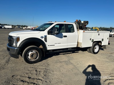 2018 Ford F-550 XL 4x4 Extended Cab Utility Truck