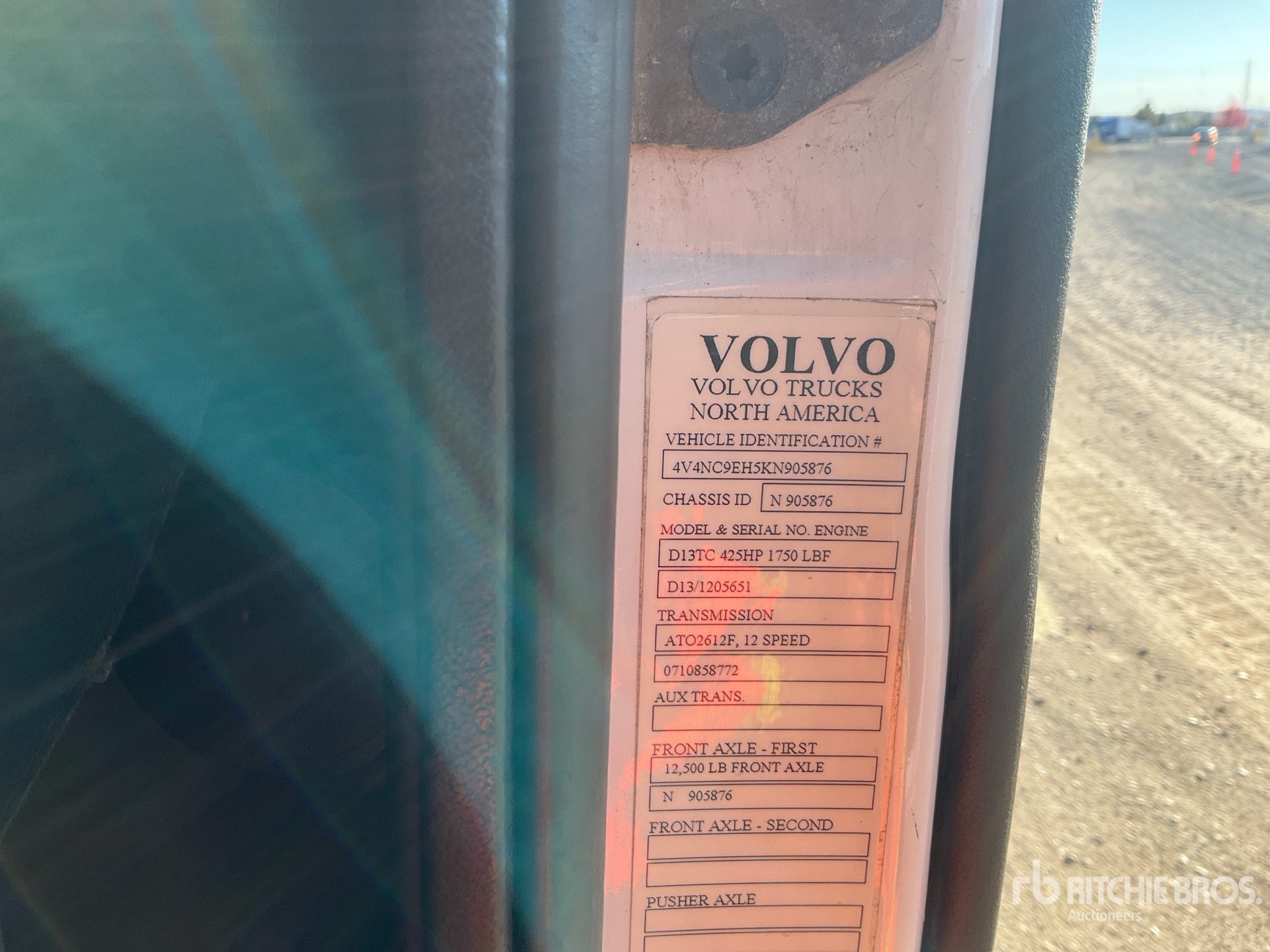 2019 Volvo VNL T/A Sleeper Truck Tractor