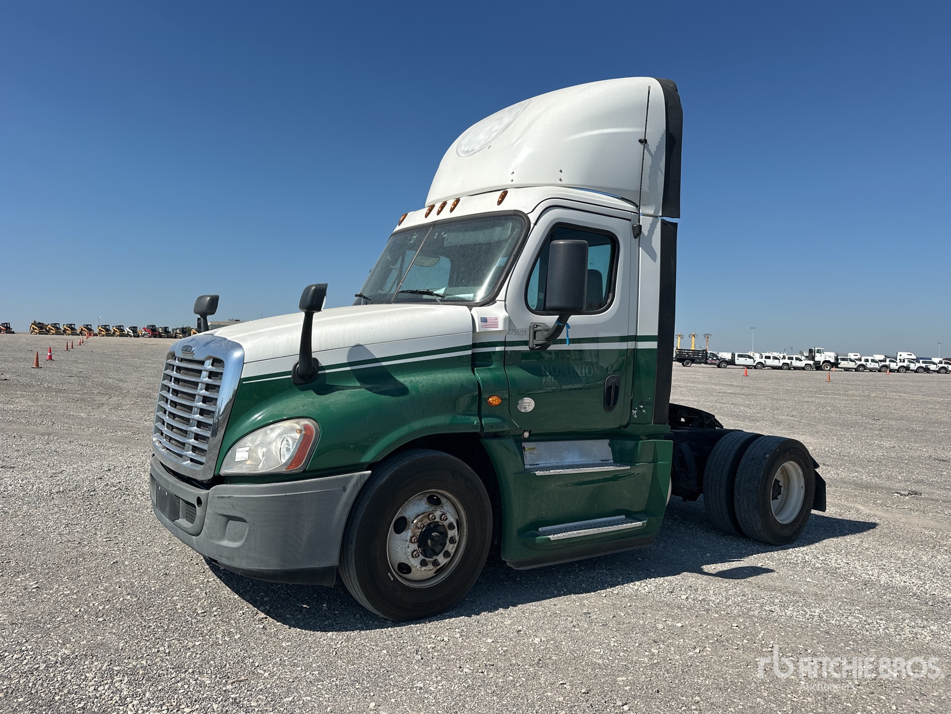 2016 Freightliner Cascadia 125 4x2 Ciągnik siodłowy z kabiną dzienną S/A