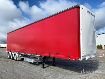 2023 Krueger 13.3 m Tri/A Curtain Side Trailer