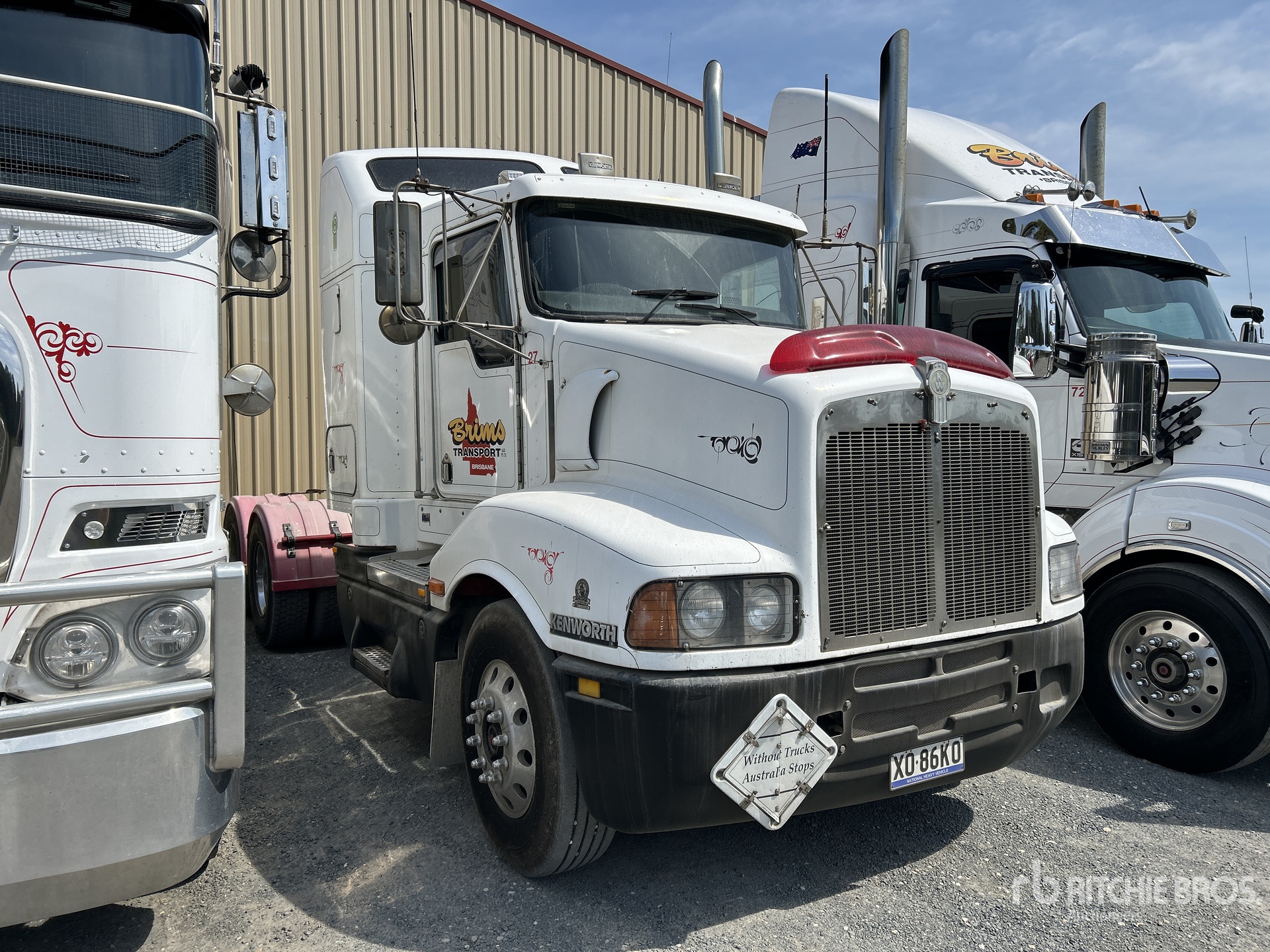 2000 Kenworth T401 6x4 T/A Sleeper Truck Tractor
