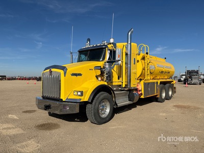 2018 Kenworth T800 16670 L 6x4 Sleeper Water Tanker Truck