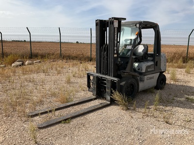 2007 Nissan FGD02A30Q Forklift (Inoperable)