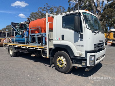 2017 Isuzu FVD 165/300 4x2 Sleeper w/ High Pressure Water Pump Camión Caja Abierta