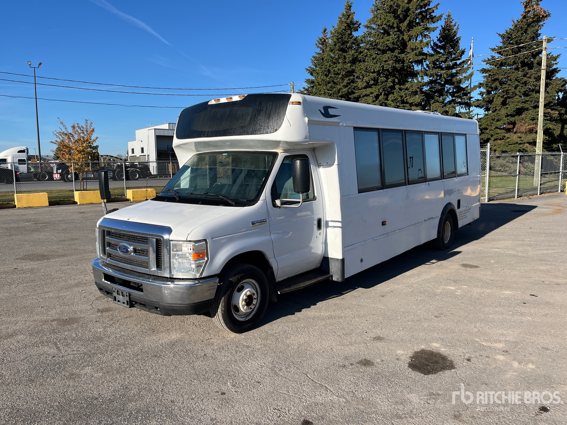 2016 Ford E-450 Econoline Bus
