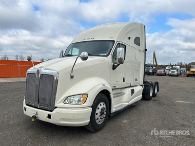 2013 Kenworth T700 6x4 T/A Sleeper Truck Tractor
