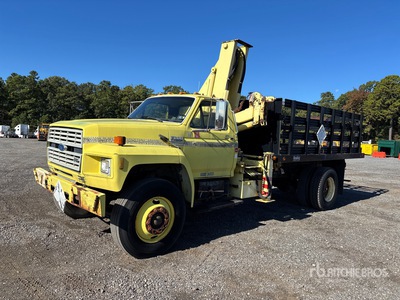 1989 IMT Knuckle Boom on 1989 Ford F800F 4x4 Flatbed Truck with Crane