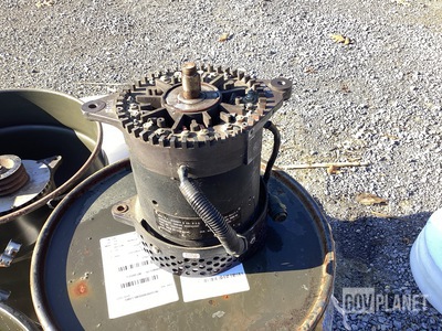 (3) C.E. Niehoff 76761-N1225-1 Alternators