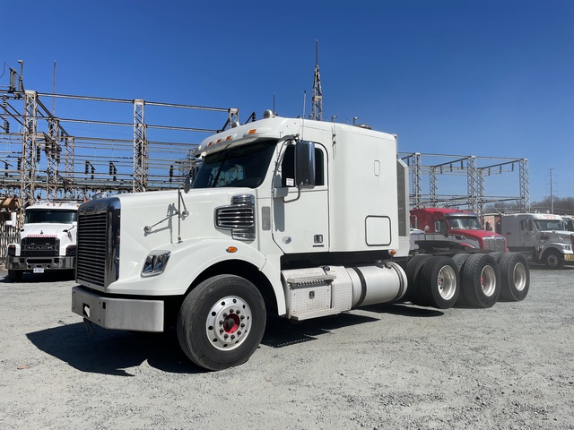 2014 Freightliner Coronado 122SD 8x4 Tri/A Sleeper Truck Tractor 2014 Freightliner Coronado 122SD 8x4 Tri/A Sleeper Truck Tractor