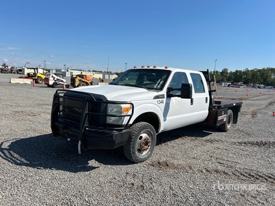 2015 Ford F-350 XL 4x4 Crew Cab Flatbed Truck