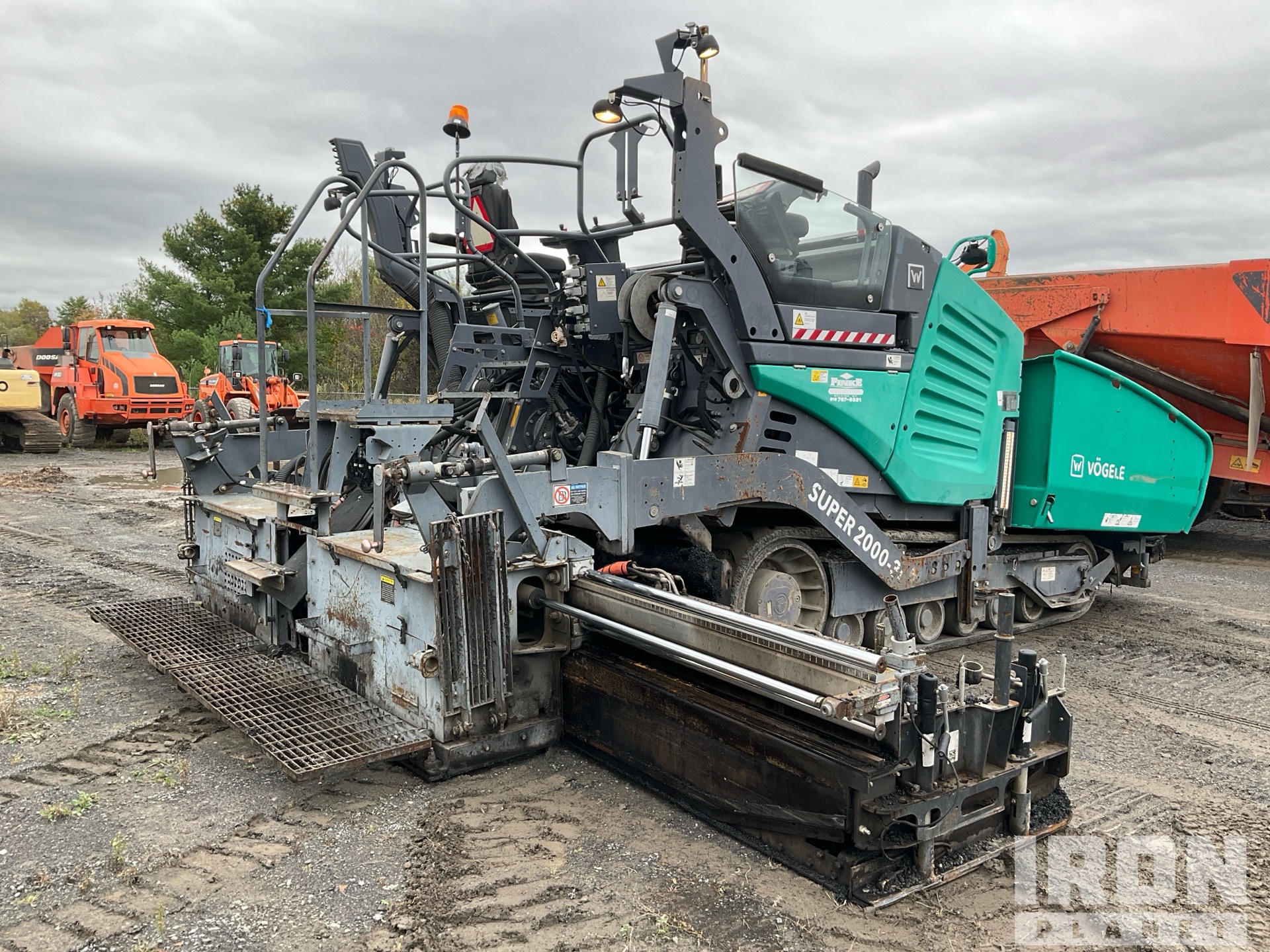 2016 Vogele SUPER 2000-3i Track Asphalt Paver in Selkirk, New York