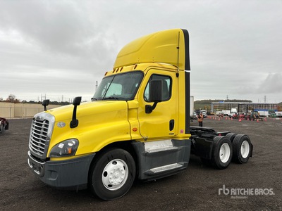 2016 Freightliner Cascadia 125 6x4 T/A Day Cab Truck Tractor
