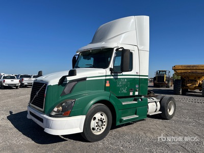 2012 Volvo VNL 4x2 S/A Day Cab Truck Tractor