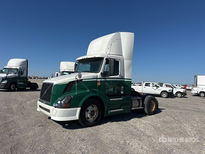 2012 Volvo VNL 4x2 S/A Day Cab Truck Tractor