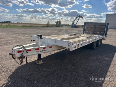 1997 Towmaster T-40 19 ft T/A Equipment Trailer