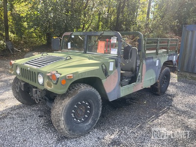 2004 AM General M1097A2 HMMWV 2 Door w/Truck Body
