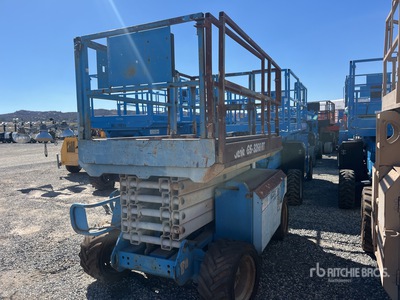 2005 Genie GS-3268 RT 4x4 Dual Fuel Scissor Lift