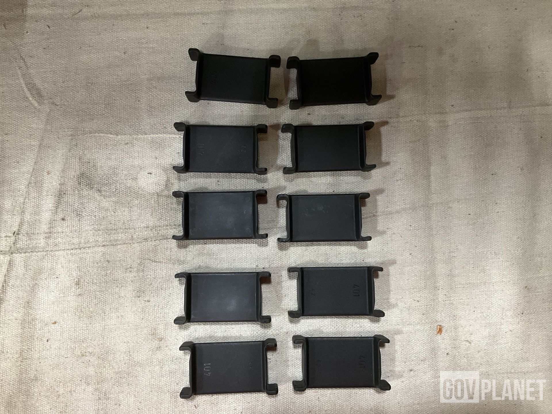 Surplus (70) Packages of +78411 Chain Link Seperators in