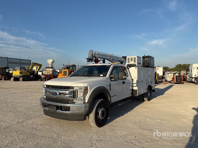 2019 Ford F-550 4x4 Extended Cab Service Truck