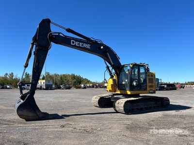 2021 John Deere 245G LC Escavatore cingolato