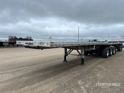 2017 Reitnouer 28 ft Tri/A Super B-Train Lead Flatbed Trailer