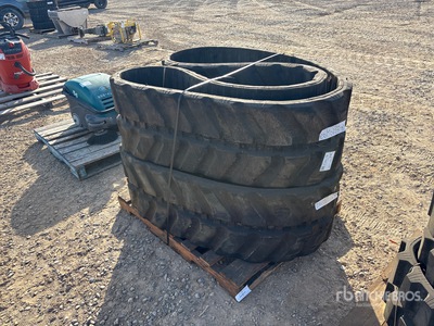 Quantity of (2) 450X100X50 Rubber Laufketten