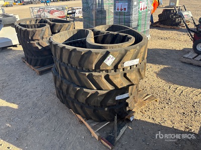 Quantity of (2) 450X81.5X76 Rubber Tracks