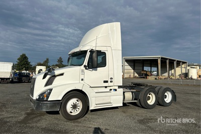 2018 Volvo VNL300 6x4 T/A Day Cab Truck Tractor