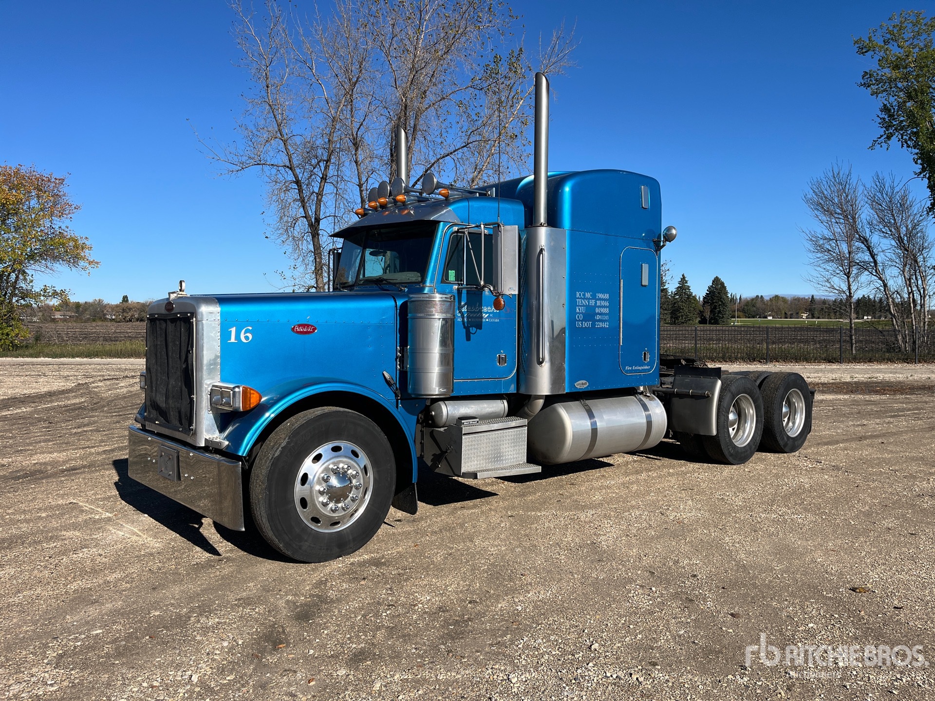 2004 Peterbilt 379 T/A Sleeper Truck Tractor