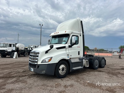 2020 Freightliner Cascadia 126 6x4 T/A Day Cab Truck Tractor