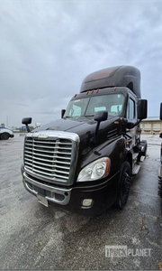 2017 Freightliner Cascadia 113 S/A Day Cab Truck Tractor (Inoperable)