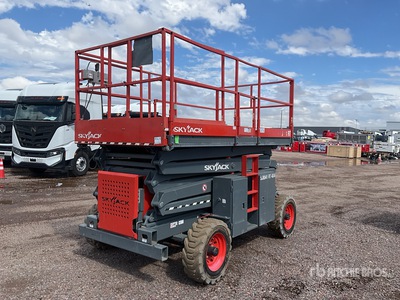 2017 Skyjack SJ8841 4x4 Dual Fuel Scissor Lift