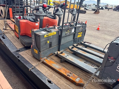 2016 Toyota 8HBW23 2400 lb Electric Pallet Jack