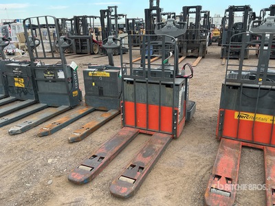 2018 Toyota 8HBE30 6000 lb Electric Pallet Jack