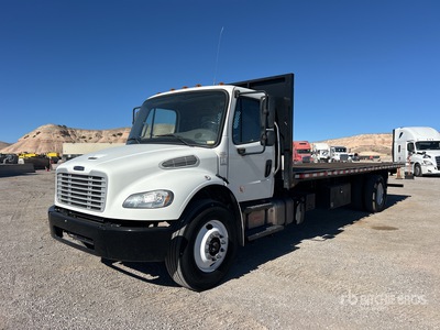 2018 Freightliner M2 106 4x2 شاحنة مسطحة