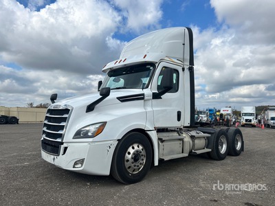 2020 Freightliner Cascadia 126 6x4 T/A Day Cab Truck Tractor