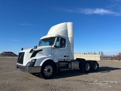 2018 Volvo VNL 6x4 Cabeza Tractora Cabina Corta
