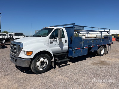 2004 Ford F-650 XL 4x2 Flatbed Truck