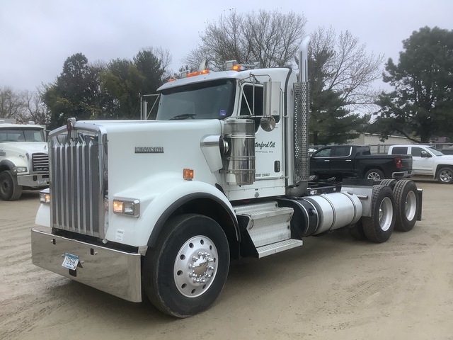 2019 Kenworth W900 6x4 T/A Day Cab Truck Tractor 2019 Kenworth W900 6x4 T/A Day Cab Truck Tractor