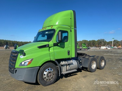 2020 Freightliner Cascadia 116 6x4 T/A Day Cab Truck Tractor