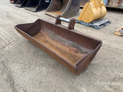 88 in Cleanup Excavator Bucket