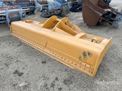 140 in Excavator Chuck Blade - Fits Cat 320