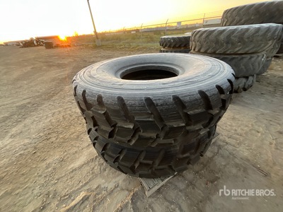 Quantity of (2) Bridgestone 16:00 X 24 Recapped を見 Tires